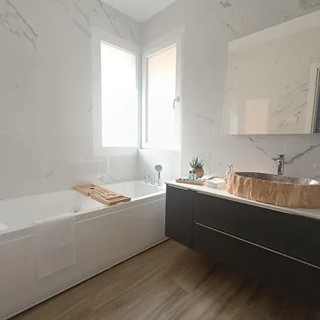 Apartman N 5 Luxury - Jacuzzi & Private Terrace